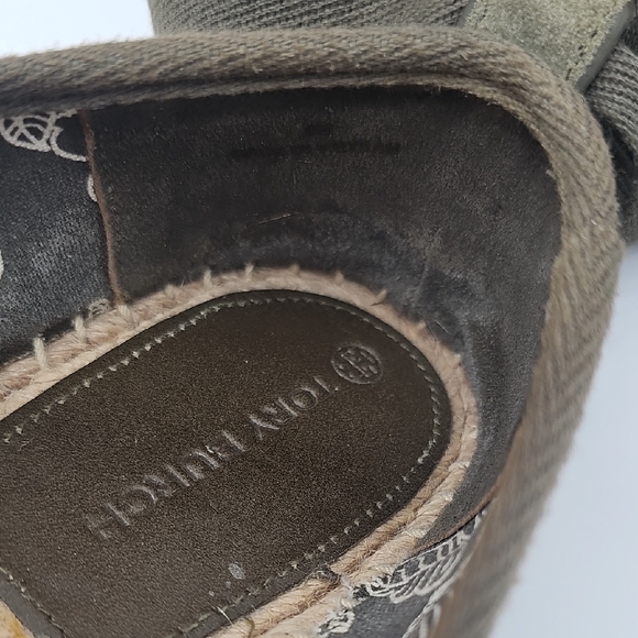 Pre- Loved Authentic Tory Burch Olive Green Espadrille Flats - Picture 6 of 14